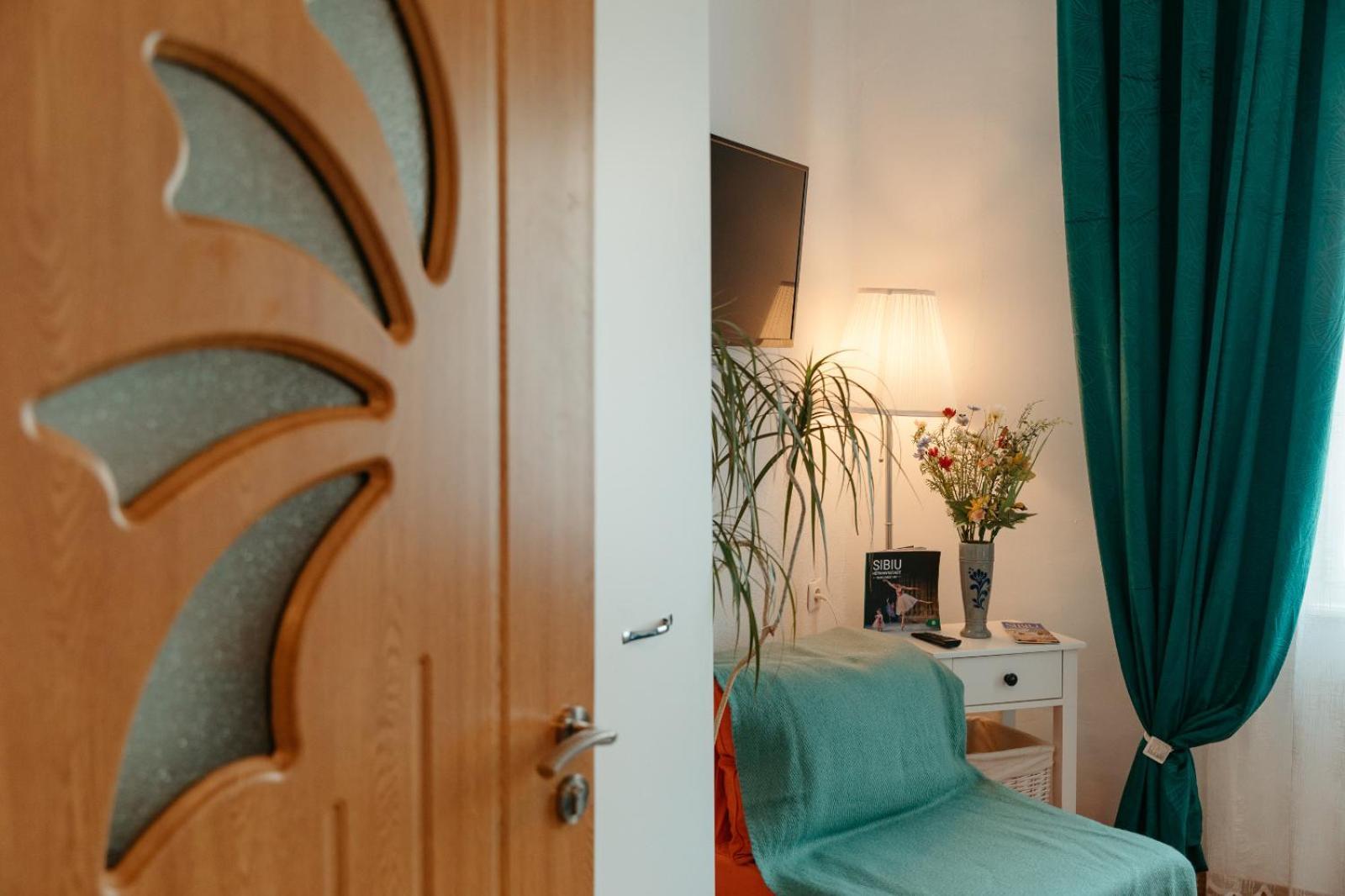 Flh - Apartament Mai Cu Aroma De Cafea Si Ceai Сибиу Екстериор снимка